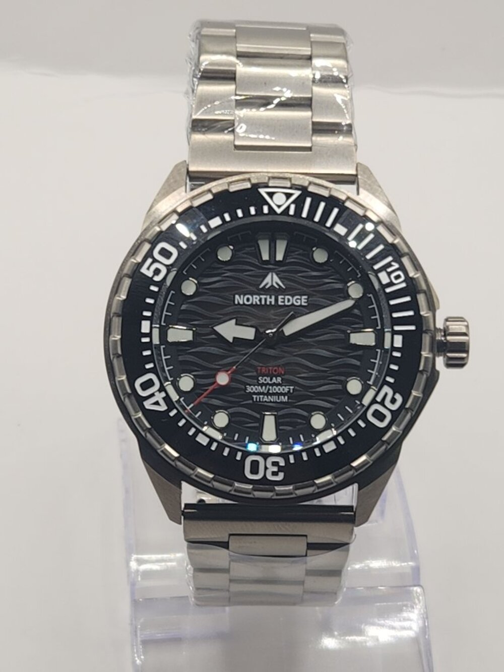 NORTH EDGE TRITON-TI Titanium Case Solar-Powered Diving Watch